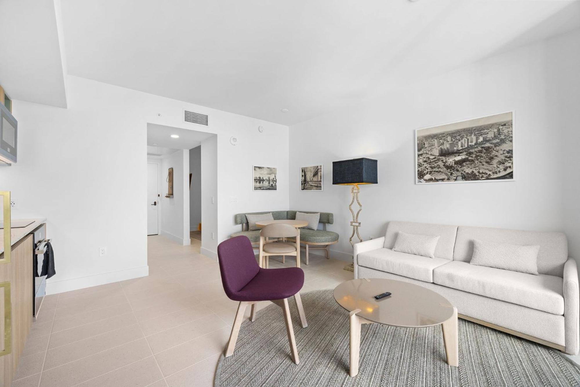 Apartment 44flr W Free Parking *